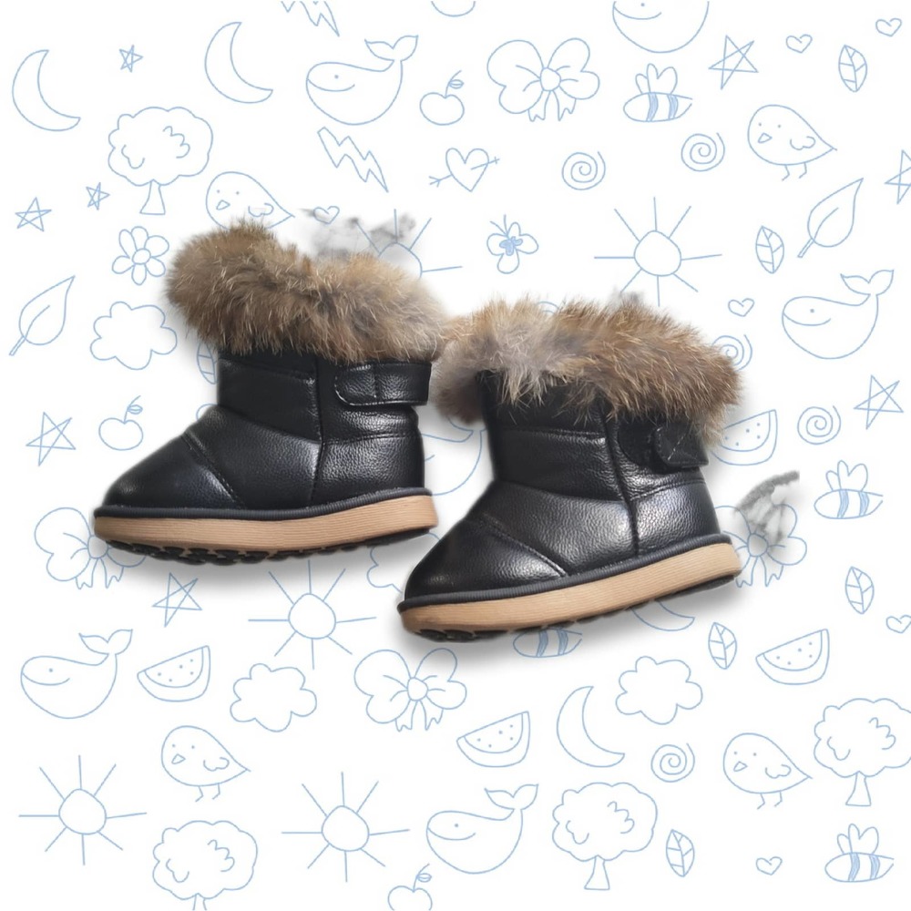 Girl's comfy boots